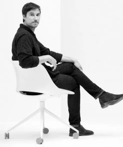 HausOfRex Living Humanscale Trea Chair 4 Star Base