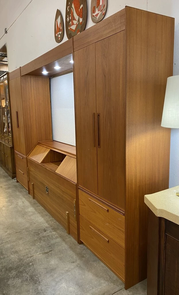 HausOfRex Westnofa Danish Modern Mid Century Pier Queen Bedroom Set With Frame 1 HausOfRex Westnofa Danish Modern Mid Century Pier Queen Bedroom Set With Frame