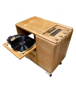 HausOfRex Looking Playing Loving Vintage Automatic Record Changer Model RC120