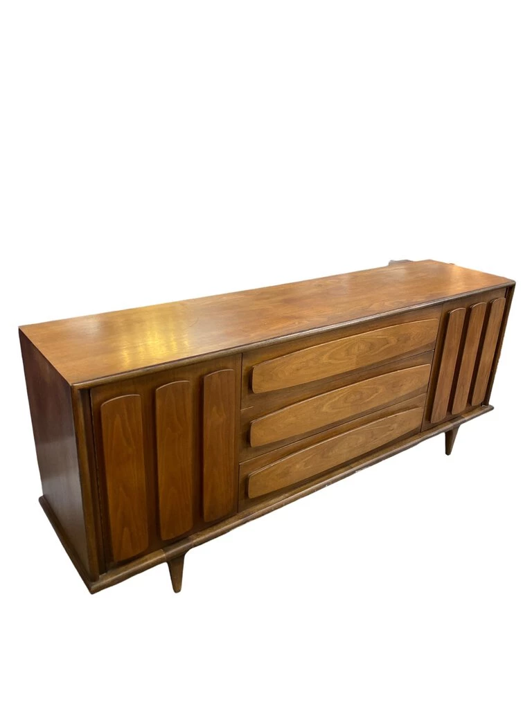 Sleeping Mid Century American Of Martinsville Dresser 1 Sleeping Mid Century American Of Martinsville Dresser