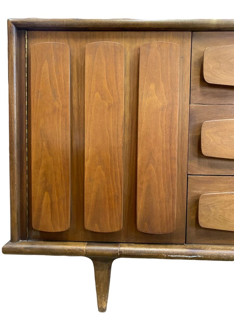 Sleeping Mid Century American Of Martinsville Dresser 2 Sleeping Mid Century American Of Martinsville Dresser