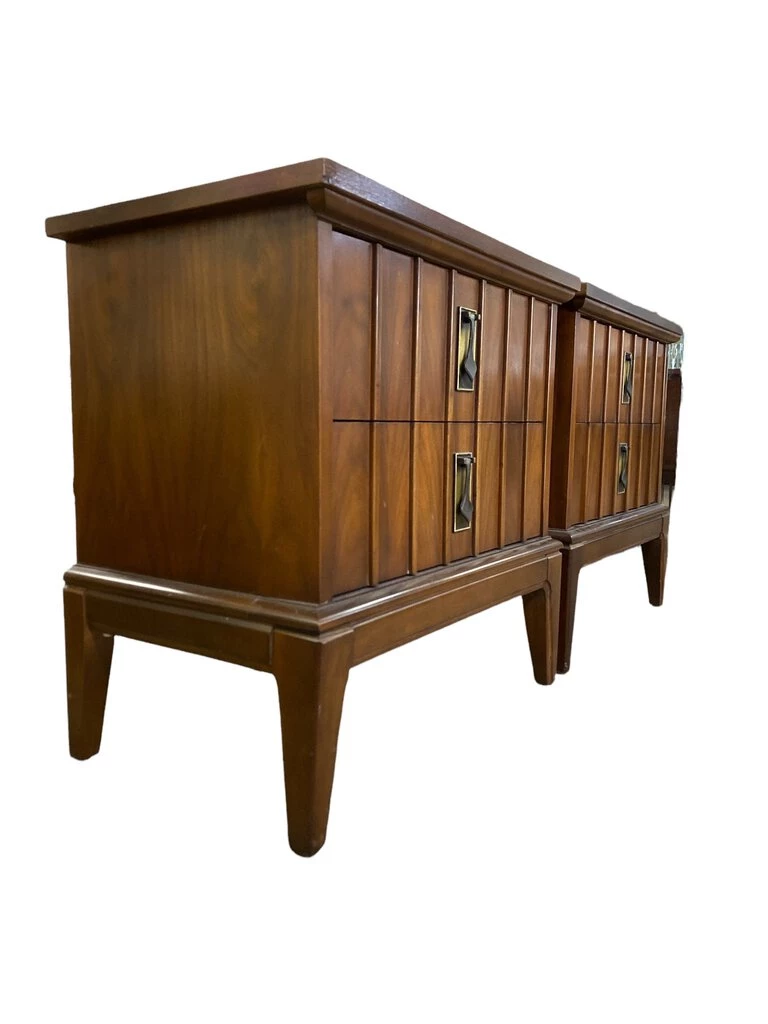 HausOfRex Living Mid Century Modern Walnut Nightstands (Pair) 1 HausOfRex Living Mid Century Modern Walnut Nightstands (Pair)