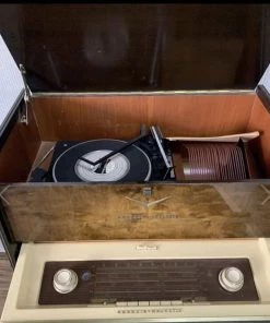 HausOfRex Vintage Majestic - Musical Instrument 7018/USA Grundig (Radio-Vertrieb, RVF, Radiowerke) Looking Playing Loving