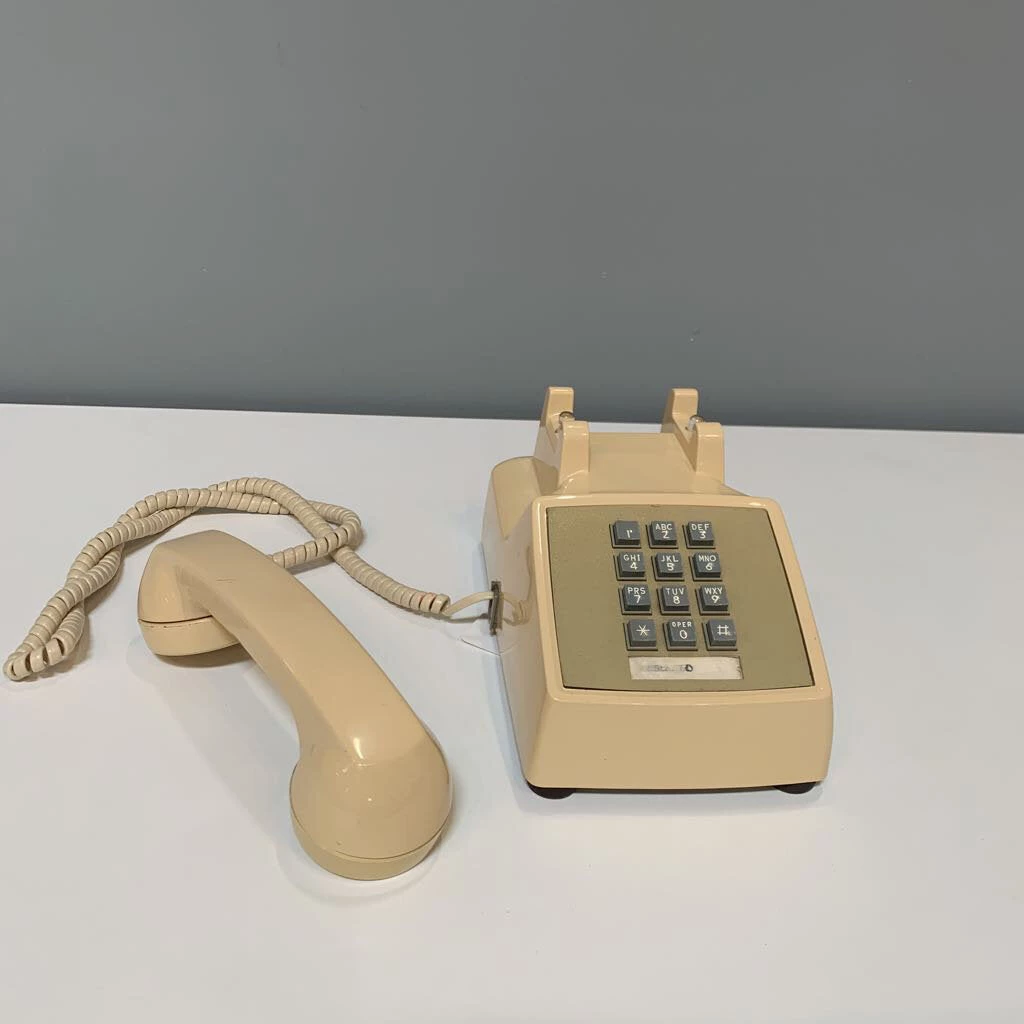 HausOfRex Looking Playing Loving Vintage Phone 3 HausOfRex Looking Playing Loving Vintage Phone