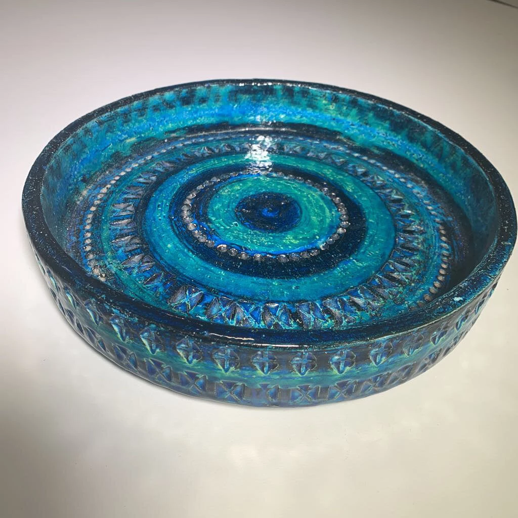 HausOfRex Looking Playing Loving Bitossi 'Rimini Blue' Large Ceramic Bowl By Aldo Londi (Italian) 1 HausOfRex Looking Playing Loving Bitossi 'Rimini Blue' Large Ceramic Bowl By Aldo Londi (Italian)